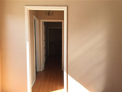 2nd image of 1320 N Mount Vernon Ave