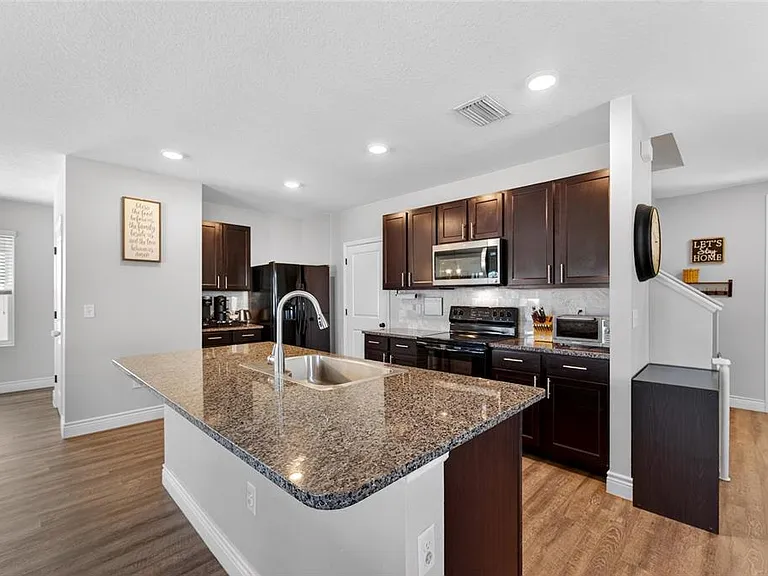 11176 Leland Groves Dr — Photo 11