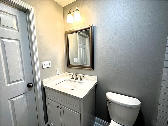 4th image of 665 N Beau Chene Dr #6-163