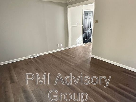 4th image of 3308 SE Ohio Ave