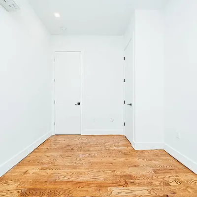 Rented by Nooklyn NYC LLC | media 9