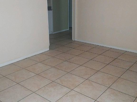 2nd image of 105 Woodhaven Dr APT 1