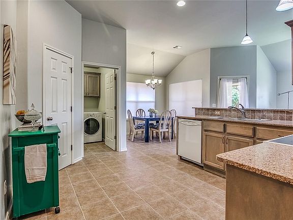 4th image of 6708 Gaelic Glen Dr