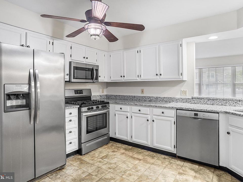 1st image of 2902 Yarmouth Ln