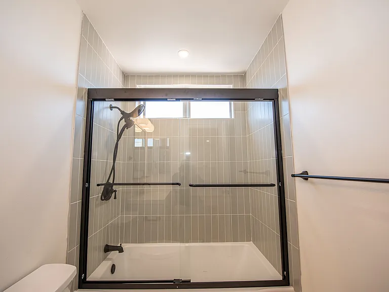 Valeria Apartments — Photo 33