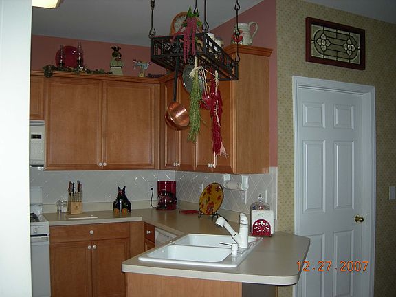 Kitchen (partial)