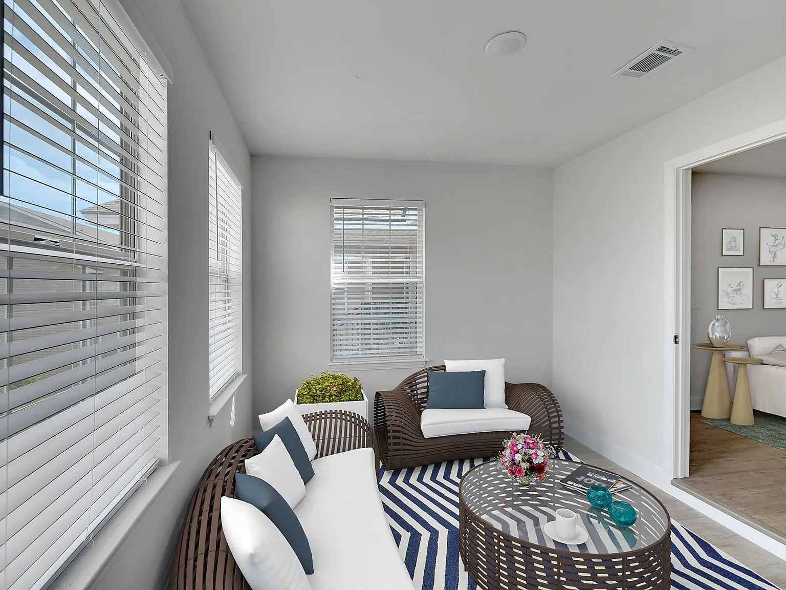King George Apartments — Photo 4