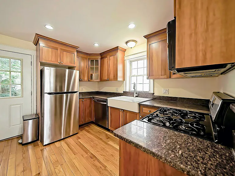 201-203 Clark St — Photo 12