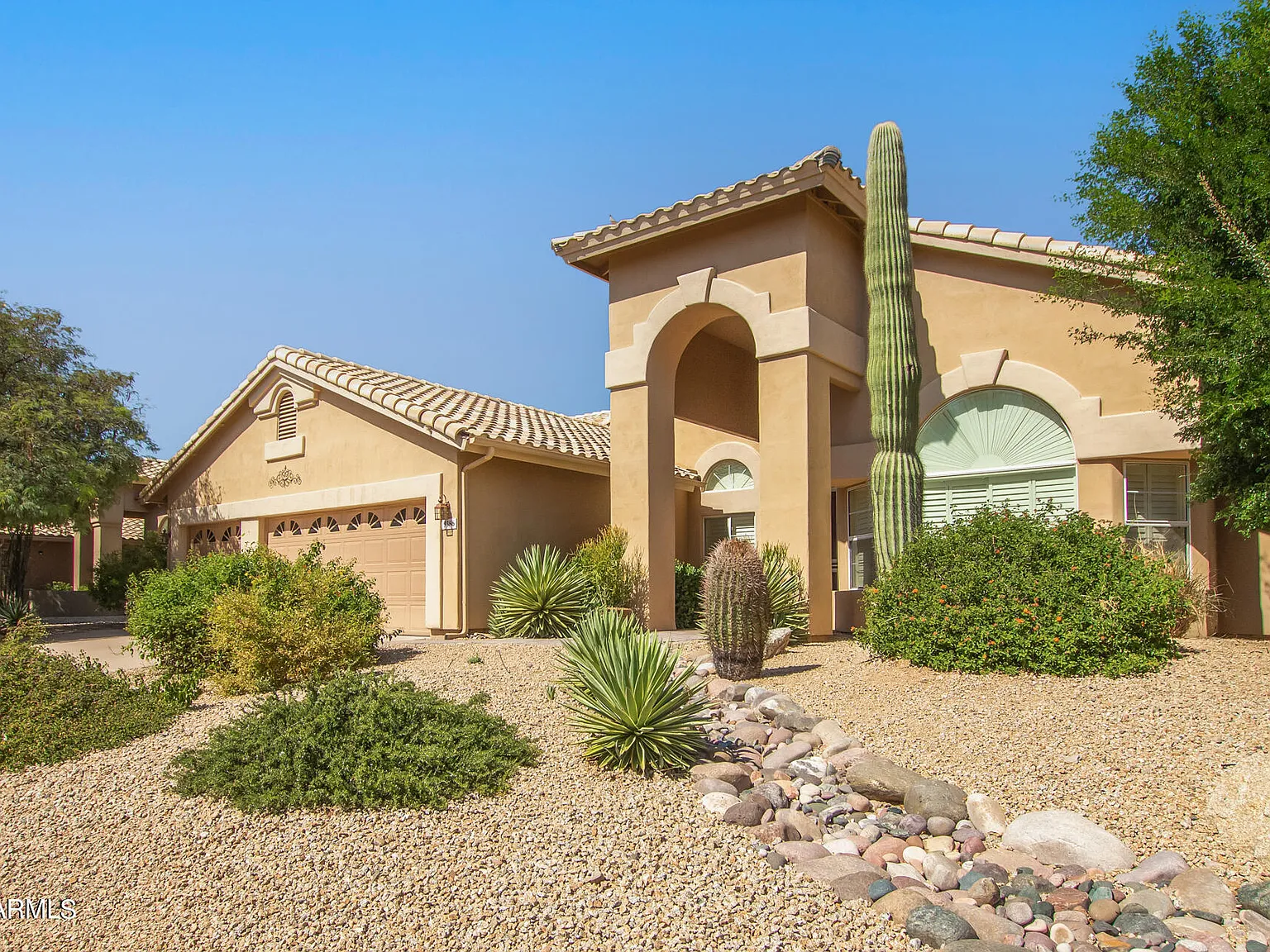 4 bed, 2.5 bath, 2930 sqft, $8,000 — Photo 3