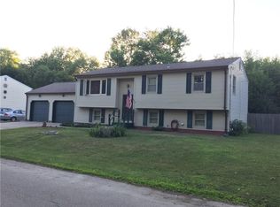 8 Harrington Rd, Coventry, RI 02816