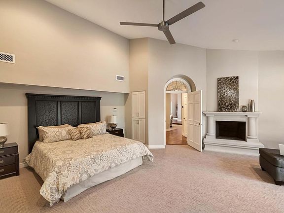 4th image of 691 E San Pedro Ave