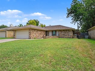 7325 S Meadow Dr E, Fort Worth, TX 76133
