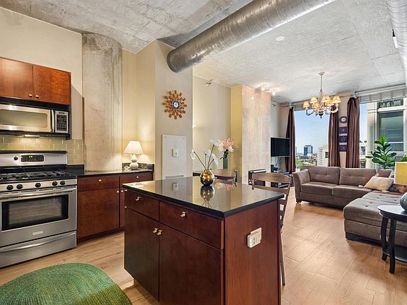 2nd image of 700 N Larrabee St APT 1002