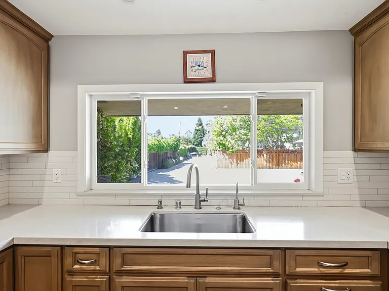 1265 Vancouver Ave — Photo 10