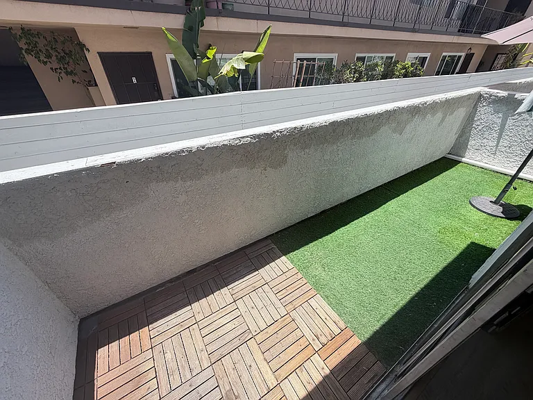 945 N Alfred St #204 — Photo 2