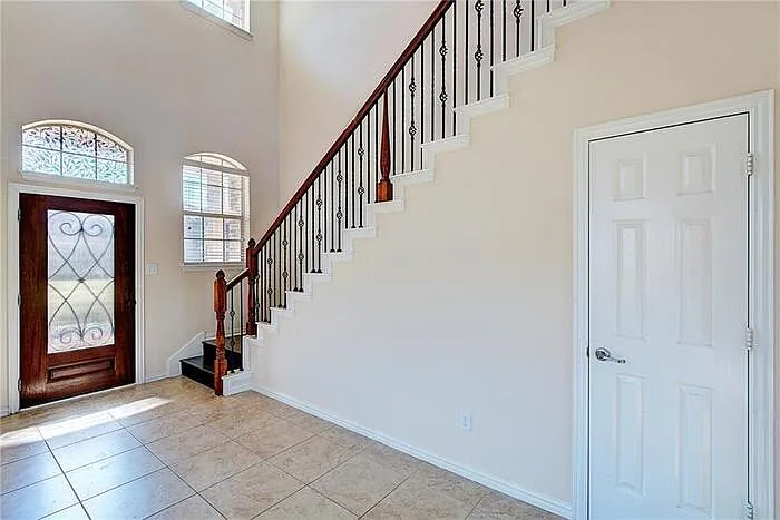 4 bed, 2.5 bath, 3244 sqft, $2,995 — Photo 3