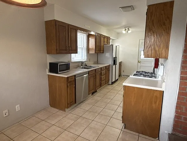 1234 W Prospect Rd — Photo 8