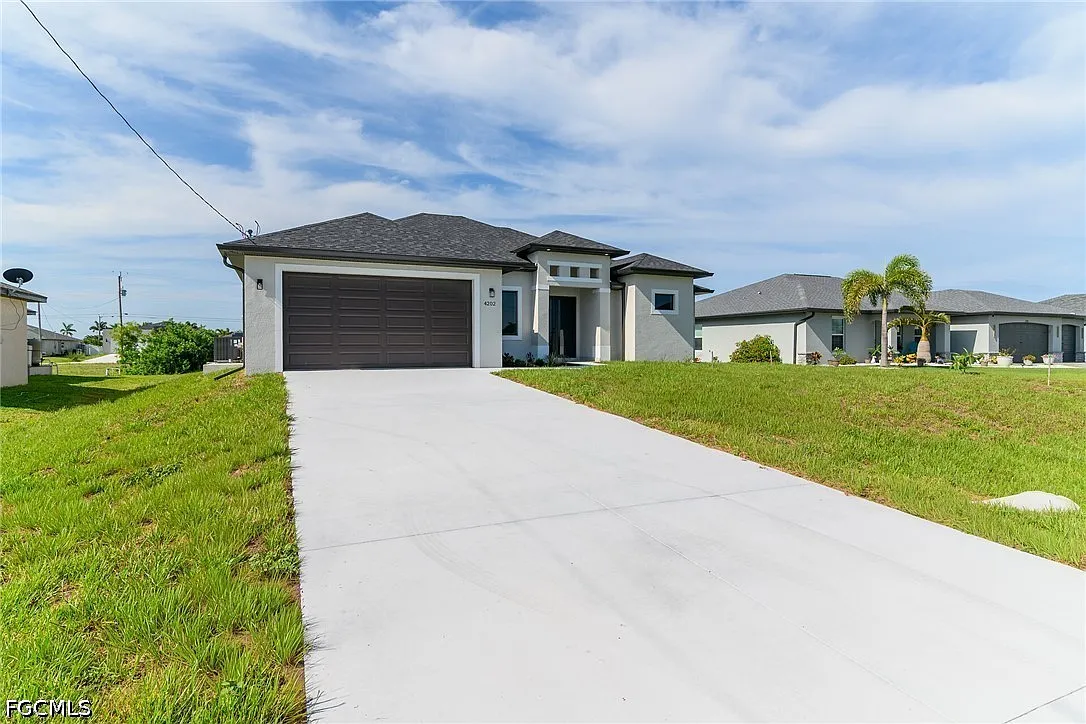 4 bed, 3.0 bath, 1799 sqft, $2,300 — Photo 3