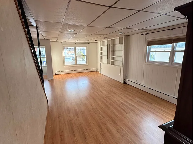 1124 W Elm St — Photo 18