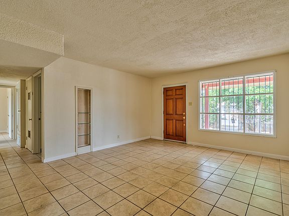 3rd image of 10332 Newcastle Dr