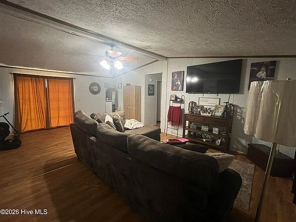 4th image of 126 Spring Road