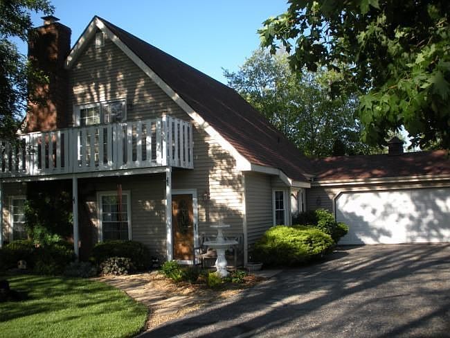 2nd image of 514 Fyre Lake Dr