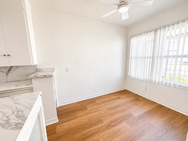 430 E Angeleno Ave — Photo 4