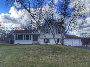 3 White Birch Cir, Bloomfield, CT 06002