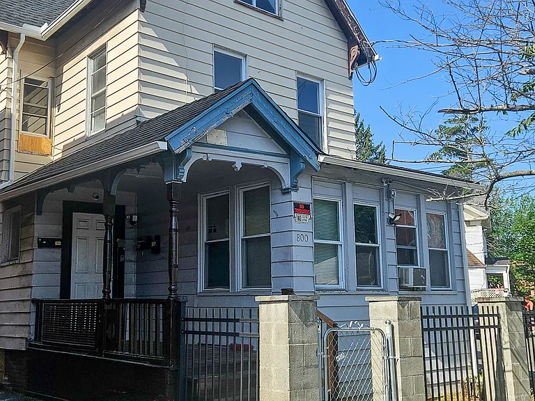 800-03 George St #3 — Photo 1