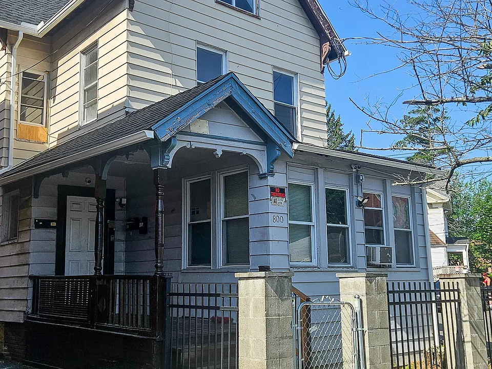 800-02 George St #2