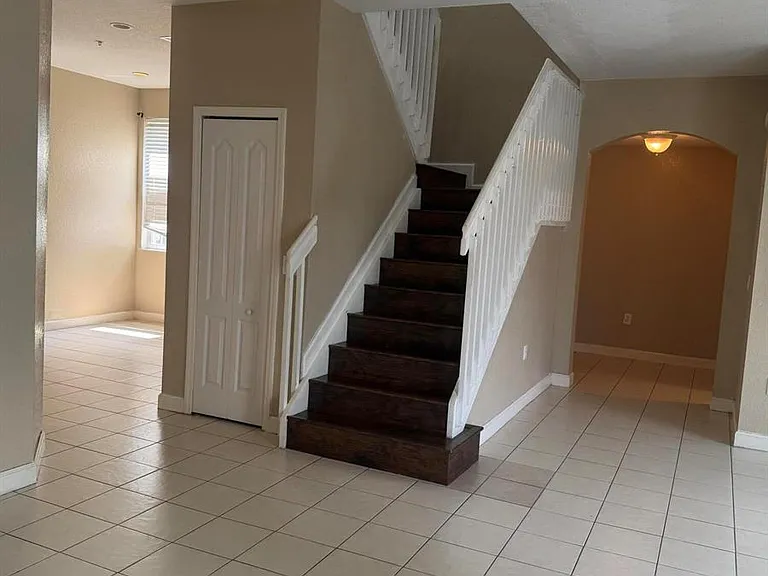 1121 Shoma Dr — Photo 12