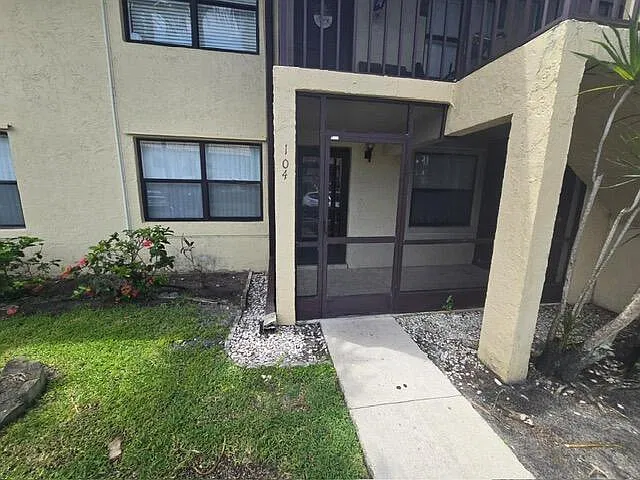 2 bed, 2.0 bath, 735 sqft, $2,350 — Photo 2