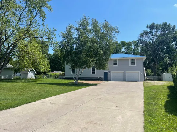 120 Century Ave SE, Hutchinson, MN 55350