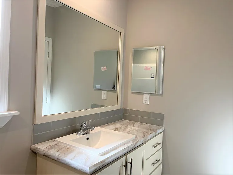 1077 Cloverleaf Cir #1077 — Photo 3