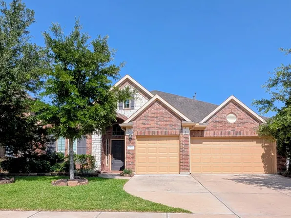 14822 Twin Waters Ct, Houston, TX 77044