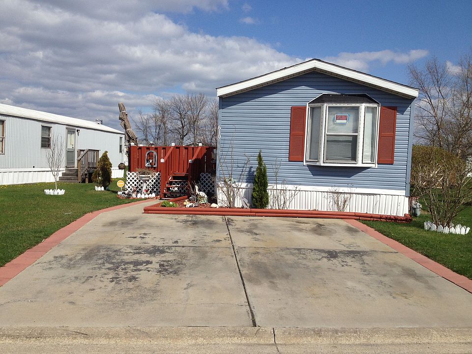 1st image of 610 Colleen Dr