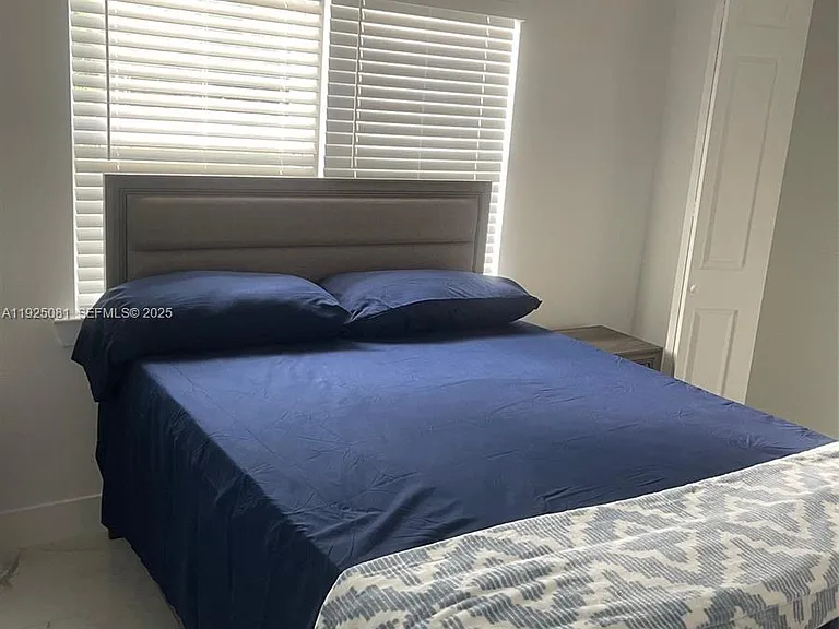 321 Briggs Ave S — Photo 8