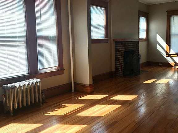 connecting dining and living room