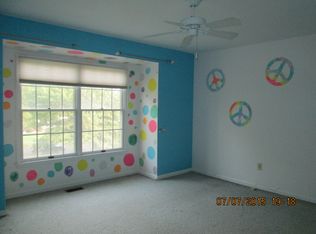 16 Palomino Ct, Holland, PA