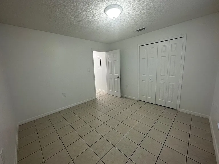 122 Caribbean St #4 — Photo 7