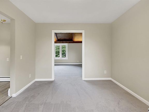 5th image of 6011 Devonshire Heights Rd