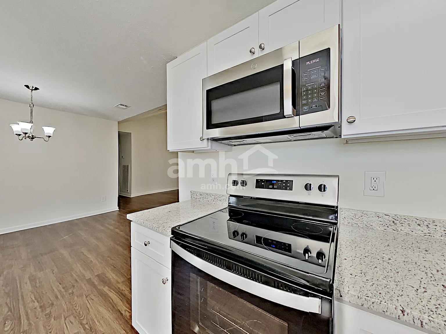 3 bed, 2.0 bath, 1118 sqft, $1,925 — Photo 3