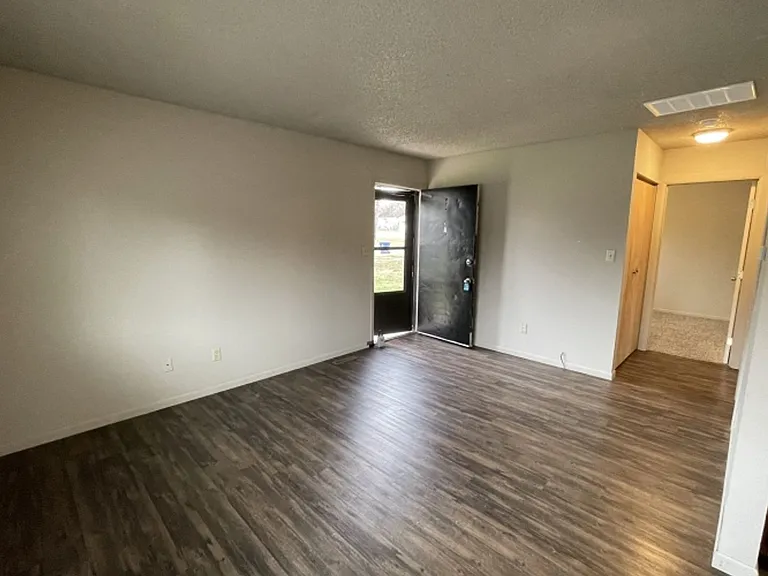407 E Dale St #A — Photo 5