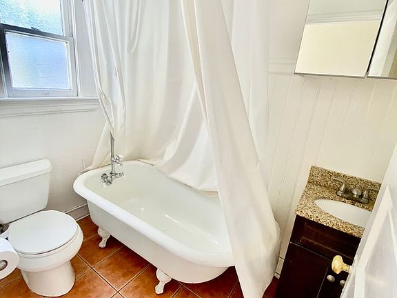 3rd image of 619A Natoma St
