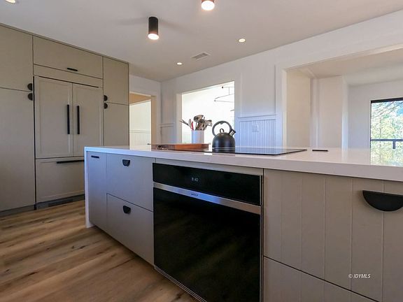 4th image of 54460 Jameson Dr
