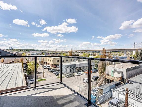 3rd image of 1734 S 11th Ave SW #304