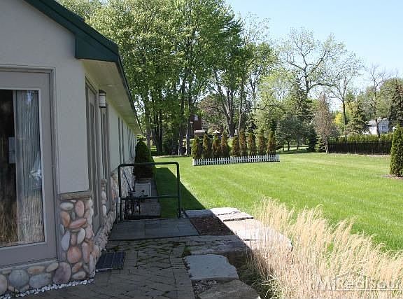 3rd image of 36844 Marquardt Ct
