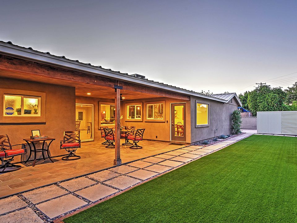 COVERED N FACING PATIO