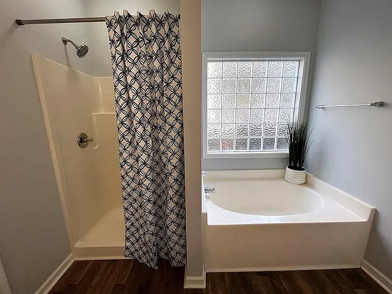 313 Castleburg Ln — Photo 13