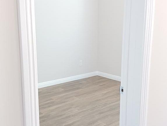 5th image of 8933 Canby Ave